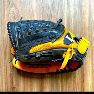 Louisville Slugger Right Handed Thrower Players Serie LP1350 13.5"